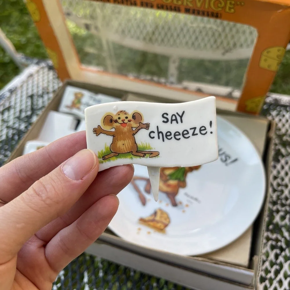 Vintage Enesco Suzy's Zoo Set of 4 cheese‎ plates & picks 1976 Anthropomorphic